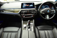 BMW 5シリーズ 530e Mｽﾎﾟｰﾂ PHEV ﾃﾞﾋﾞｭｰP ｿﾌﾄｸﾛｰｽﾞﾄﾞｱ 全席ﾋｰﾀｰ付黒革 LEDﾍｯﾄﾞﾗｲﾄ 追従ACC HUD ｼﾞｪｽﾁｬｰｺﾝﾄﾛｰﾙ 車線変更&逸脱警告 衝突軽減B ﾀｯﾁﾊﾟﾈﾙ対応iﾄﾞﾗｲﾌﾞHDDﾅﾋﾞﾌﾙｾｸﾞ 3Dﾋﾞｭｰ全周囲ｶﾒﾗ 液晶ﾒｰﾀｰ 電動ﾄﾗﾝｸ  KW車高調 19AW 2年保証