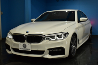 BMW 5シリーズ 530e Mｽﾎﾟｰﾂ PHEV ﾃﾞﾋﾞｭｰP ｿﾌﾄｸﾛｰｽﾞﾄﾞｱ 全席ﾋｰﾀｰ付黒革 LEDﾍｯﾄﾞﾗｲﾄ 追従ACC HUD ｼﾞｪｽﾁｬｰｺﾝﾄﾛｰﾙ 車線変更&逸脱警告 衝突軽減B ﾀｯﾁﾊﾟﾈﾙ対応iﾄﾞﾗｲﾌﾞHDDﾅﾋﾞﾌﾙｾｸﾞ 3Dﾋﾞｭｰ全周囲ｶﾒﾗ 液晶ﾒｰﾀｰ 電動ﾄﾗﾝｸ  KW車高調 19AW 2年保証