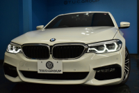 BMW 5シリーズ 530e Mｽﾎﾟｰﾂ PHEV ﾃﾞﾋﾞｭｰP ｿﾌﾄｸﾛｰｽﾞﾄﾞｱ 全席ﾋｰﾀｰ付黒革 LEDﾍｯﾄﾞﾗｲﾄ 追従ACC HUD ｼﾞｪｽﾁｬｰｺﾝﾄﾛｰﾙ 車線変更&逸脱警告 衝突軽減B ﾀｯﾁﾊﾟﾈﾙ対応iﾄﾞﾗｲﾌﾞHDDﾅﾋﾞﾌﾙｾｸﾞ 3Dﾋﾞｭｰ全周囲ｶﾒﾗ 液晶ﾒｰﾀｰ 電動ﾄﾗﾝｸ  KW車高調 19AW 2年保証