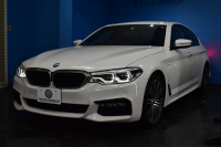 BMW 5シリーズ 530e Mｽﾎﾟｰﾂ PHEV ﾊｲﾗｲﾝP 全席ﾋｰﾀｰ付黒革 Mｽﾎﾟｰﾂﾌﾞﾚｰｷ LEDﾍｯﾄﾞﾗｲﾄ 追従ACC 車線変更&逸脱&歩行者警告 衝突軽減B ﾀｯﾁﾊﾟﾈﾙ対応iﾄﾞﾗｲﾌﾞHDDﾅﾋﾞﾌﾙｾｸﾞ 全周囲ｶﾒﾗ3Dﾋﾞｭｰ 液晶ﾒｰﾀｰ 電動ﾄﾗﾝｸ  19AW 2年保証