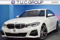 BMW 3シリーズ 320i Mｽﾎﾟｰﾂ ﾃﾞﾋﾞｭｰ&ｺﾝﾌｫｰﾄP ﾋｰﾀｰ付ﾌﾞﾗｯｸﾚｻﾞｰ ｵﾌﾟｼｮﾝ19AW 全周囲ｶﾒﾗ ﾀｯﾁﾊﾟﾈﾙﾅﾋﾞ ﾌﾙｾｸﾞTV ｱｯﾌﾟﾙｶｰﾌﾟﾚｲ 追従ACC LEDﾍｯﾄﾞﾗｲﾄ 電動ﾄﾗﾝｸ 側面衝突&車線変更&逸脱&歩行者警告 液晶ﾒｰﾀｰ 後退ｱｼｽﾄ Pｱｼｽﾄ 2年保証