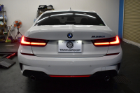 BMW 3シリーズ 320i Mｽﾎﾟｰﾂ ﾃﾞﾋﾞｭｰ&ｺﾝﾌｫｰﾄP ﾋｰﾀｰ付ﾌﾞﾗｯｸﾚｻﾞｰ ｵﾌﾟｼｮﾝ19AW 全周囲ｶﾒﾗ ﾀｯﾁﾊﾟﾈﾙﾅﾋﾞ ﾌﾙｾｸﾞTV ｱｯﾌﾟﾙｶｰﾌﾟﾚｲ 追従ACC LEDﾍｯﾄﾞﾗｲﾄ 電動ﾄﾗﾝｸ 側面衝突&車線変更&逸脱&歩行者警告 液晶ﾒｰﾀｰ 後退ｱｼｽﾄ Pｱｼｽﾄ 2年保証