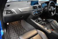 BMW Mシリーズ M2 6速MT LCI後期 ﾋｰﾀｰ付黒革 ｱﾀﾞﾌﾟﾃｨﾌﾞﾍｷｻｺﾞﾅﾙLEDﾍｯﾄﾞﾗｲﾄ&ﾃｰﾙ  ﾀｯﾁﾊﾟﾈﾙHDDﾅﾋﾞ Bｶﾒﾗ Scan-Speak社製ｽﾋﾟｰｶｰ/Studie Sound System 19AW 車線逸脱&歩行者警告 衝突軽減 ｶｰﾎﾞﾝｲﾝﾃﾘｱ  ﾌﾞﾗｯｸｸﾞﾘﾙ iｽﾄｯﾌﾟ ｽﾏｰﾄｷｰ 2年保証