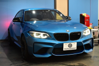 BMW Mシリーズ M2 6速MT LCI後期 ﾋｰﾀｰ付黒革 ｱﾀﾞﾌﾟﾃｨﾌﾞﾍｷｻｺﾞﾅﾙLEDﾍｯﾄﾞﾗｲﾄ&ﾃｰﾙ  ﾀｯﾁﾊﾟﾈﾙHDDﾅﾋﾞ Bｶﾒﾗ Scan-Speak社製ｽﾋﾟｰｶｰ/Studie Sound System 19AW 車線逸脱&歩行者警告 衝突軽減 ｶｰﾎﾞﾝｲﾝﾃﾘｱ  ﾌﾞﾗｯｸｸﾞﾘﾙ iｽﾄｯﾌﾟ ｽﾏｰﾄｷｰ 2年保証