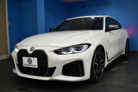 BMW 4シリーズ M440i xDriveｸﾞﾗﾝｸｰﾍﾟ 新車保証R7年6月迄 1ｵｰﾅｰ ﾋｰﾀｰ付茶革 Mｽﾎﾟｰﾂｼｰﾄ ｻﾝﾙｰﾌ ｲﾉﾍﾞｰｼｮﾝ&ﾊｲﾗｲﾝP ﾚｰｻﾞｰLEDﾍｯﾄﾞﾗｲﾄ HUD Mｽﾎﾟｰﾂﾃﾞﾌ&ﾌﾞﾚｰｷ 可変Mｻｽ ﾗｲﾌﾞｺｯｸﾋﾟｯﾄ全周囲ｶﾒﾗ Pｱｼｽﾄ LCW Apple Car Play ﾌﾙｾｸﾞ harman/kardon 19AW