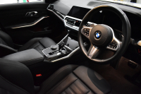 BMW 3シリーズ 330i Mｽﾎﾟｰﾂ 期間限定掲載 高出力 ｲﾉﾍﾞｰｼｮﾝ&ﾌｧｽﾄﾄﾗｯｸ＆ﾊｲﾗｲﾝ&ｺﾝﾌｫｰﾄP ﾚｰｻﾞｰLEDﾗｲﾄ ﾋｰﾀｰ付黒革 ACC HUD 19AW Mｽﾎﾟｰﾂﾌﾞﾚｰｷ 可変Mｻｽ 全周囲ｶﾒﾗ3Dﾋﾞｭｰ駐車ｱｼｽﾄ ｼﾞｪｽﾁｬｰｺﾝﾄﾛｰﾙ付ﾀｯﾁﾊﾟﾈﾙﾅﾋﾞ 電動ﾄﾗﾝｸ ﾜｲﾔﾚｽ充電 2年保証