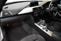 BMW 3シリーズ 320i Mｽﾎﾟｰﾂ LCI後期 8A型(B48B20A)ｴﾝｼﾞﾝ 追従ACC LEDﾍｯﾄﾞﾗｲﾄ&ﾃｰﾙ 車線逸脱&歩行者警告 衝突軽減ﾌﾞﾚｰｷ ﾀｯﾁﾊﾟｯﾄﾞ式iﾄﾞﾗｲﾌﾞHDDﾅﾋﾞ ｱﾙｶﾝﾀｰﾗ電動ｽﾎﾟｰﾂｼｰﾄ 18AW ﾘｱPDC Bｶﾒﾗ ﾊﾟﾄﾞﾙ ｽﾏｰﾄｷｰ 2年保証