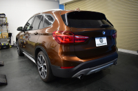 BMW X1 Xdrive25i Xﾗｲﾝ 4WD ﾊﾟﾉﾗﾏSR ﾊｲﾗｲﾝ&ｺﾝﾌｫｰﾄP 追従ACC ﾋｰﾀｰ付電動白革 ﾀｯﾁﾊﾟｯﾄﾞﾅﾋﾞBｶﾒﾗ Pｱｼｽﾄ前後PDC 衝突軽減B 車線逸脱&歩行者警告 電動Rｹﾞｰﾄ ｳｯﾄﾞｲﾝﾃﾘｱ ﾄﾞﾗﾊﾟﾌｫ 19AW 2年保証