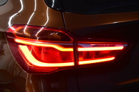 BMW X1 Xdrive25i Xﾗｲﾝ 4WD ﾊﾟﾉﾗﾏSR ﾊｲﾗｲﾝ&ｺﾝﾌｫｰﾄP 追従ACC ﾋｰﾀｰ付電動白革 ﾀｯﾁﾊﾟｯﾄﾞﾅﾋﾞBｶﾒﾗ Pｱｼｽﾄ前後PDC 衝突軽減B 車線逸脱&歩行者警告 電動Rｹﾞｰﾄ ｳｯﾄﾞｲﾝﾃﾘｱ ﾄﾞﾗﾊﾟﾌｫ 19AW 2年保証