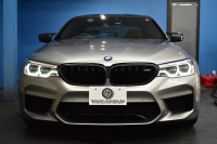 BMW Mシリーズ M5 V8ﾂｲﾝﾀｰﾎﾞ600馬力 MxDrive（4WD//2WD切替可）1ｵｰﾅｰ ｺﾝﾌｫｰﾄP  全席ﾋｰﾀｰ&前席ﾍﾞﾝﾁﾚｰｼｮﾝ&ﾏｯｻｰｼﾞ付ﾌﾞﾗｳﾝ&ﾌﾞﾗｯｸﾚｻﾞｰ ｽﾃｱﾘﾝｸﾞﾋｰﾀｰ ｱﾝﾋﾞｴﾝﾄｴｱP ﾀﾞｰｸｶｰﾎﾞﾝｲﾝﾃﾘｱ 追従ACC LCW LEDﾍｯﾄﾞﾗｲﾄ HUD 液晶ﾒｰﾀｰ 3Dﾋﾞｭｰ 20AW 2年保証