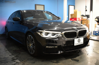 BMW 5シリーズ 530i Mｽﾎﾟｰﾂ 高出力ﾓﾃﾞﾙ ｲﾉﾍﾞｰｼｮﾝ&ｺﾝﾌｫｰﾄ&ﾊｲﾗｲﾝP 全席ﾋｰﾀｰ付黒革 前席ﾏｯｻｰｼﾞ&ﾍﾞﾝﾁﾚｰﾀｰ ｿﾌﾄｸﾛｰｽﾞﾄﾞｱ HUD LEDﾍｯﾄﾞﾗｲﾄ ACC LCW 液晶ﾒｰﾀｰ ﾀｯﾁﾊﾟﾈﾙ対応iﾄﾞﾗｲﾌﾞHDDﾅﾋﾞﾌﾙｾｸﾞ ｼﾞｪｽﾁｬｰ 3Dﾋﾞｭｰ 電動ﾄﾗﾝｸ ﾘﾓｰﾄP 2年保証