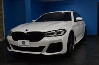 BMW 5シリーズ 530i ﾂｰﾘﾝｸﾞ Mｽﾎﾟｰﾂ LCI後期 ｴｸｽｸﾙｰｼﾌﾞﾅｯﾊﾟﾚｻﾞｰP 全席ﾋｰﾀｰ&前席ﾍﾞﾝﾁﾚｰｼｮﾝ付ｴｸｽｸﾙｰｼﾌﾞﾅｯﾊﾟ黒革 新ﾃﾞｻﾞｲﾝLEDﾍｯﾄﾞﾗｲﾄ ACｼｭﾆｯﾂｧｰ20AW CPMﾛｱﾚｲﾝﾌｫｰｽﾒﾝﾄ 可変ｻｽﾍﾟﾝｼｮﾝ ﾗｲﾌﾞｺｸﾋﾟｯﾄ ACC HUD LCW TV3Dﾋﾞｭｰ 2年保証