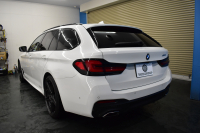 BMW 5シリーズ 530i ﾂｰﾘﾝｸﾞ Mｽﾎﾟｰﾂ LCI後期 ｴｸｽｸﾙｰｼﾌﾞﾅｯﾊﾟﾚｻﾞｰP 全席ﾋｰﾀｰ&前席ﾍﾞﾝﾁﾚｰｼｮﾝ付ｴｸｽｸﾙｰｼﾌﾞﾅｯﾊﾟ黒革 新ﾃﾞｻﾞｲﾝLEDﾍｯﾄﾞﾗｲﾄ ACｼｭﾆｯﾂｧｰ20AW CPMﾛｱﾚｲﾝﾌｫｰｽﾒﾝﾄ 可変ｻｽﾍﾟﾝｼｮﾝ ﾗｲﾌﾞｺｸﾋﾟｯﾄ ACC HUD LCW TV3Dﾋﾞｭｰ 2年保証