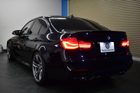 BMW Mシリーズ M3 MDCT  ｲﾝﾃﾞｨﾋﾞｼﾞｭｱﾙｶﾗｰ｢ｱｽﾞﾗｲﾄﾌﾞﾗｯｸ｣ ｵﾌﾟｼｮﾝ可変Mｻｽ Mﾊﾟﾌｫｽｽﾌﾟﾘﾝｸﾞ  LEDﾍｯﾄﾞﾗｲﾄ ＆ﾃｰﾙ 7速DCT ﾋｰﾀｰ付ｿﾉﾏﾍﾞｰｼﾞｭ革 HUD ｵﾌﾟｼｮﾝ19AW 車線逸脱&歩行者警告 ｶｰﾎﾞﾝR ﾌﾙｾｸﾞ Bｶﾒﾗ ﾊｰﾏﾝｶｰﾄﾞﾝ ｶｰﾎﾞﾝFﾘｯﾌﾟ 2年保証