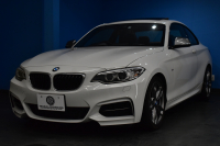 BMW 2シリーズ M235i 8速AT 直6ﾀｰﾎﾞ 326馬力 ｻﾝﾙｰﾌ ﾋｰﾀｰ付黒革 社外ﾌﾙｾｸﾞ ﾀｯﾁﾊﾟｯﾄﾞ式iﾄﾞﾗｲﾌﾞHDDﾅﾋﾞBｶﾒﾗ ｱﾀﾞﾌﾟﾃｨﾌﾞMｻｽ 大型ﾌﾞﾚｰｷｼｽﾃﾑ 車線逸脱&歩行者警告 衝突軽減ﾌﾞﾚｰｷ 2年保証