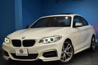 BMW 2シリーズ M235i 8速AT 直6ﾀｰﾎﾞ 326馬力 ｻﾝﾙｰﾌ ﾋｰﾀｰ付黒革 社外ﾌﾙｾｸﾞ ﾀｯﾁﾊﾟｯﾄﾞ式iﾄﾞﾗｲﾌﾞHDDﾅﾋﾞBｶﾒﾗ ｱﾀﾞﾌﾟﾃｨﾌﾞMｻｽ 大型ﾌﾞﾚｰｷｼｽﾃﾑ 車線逸脱&歩行者警告 衝突軽減ﾌﾞﾚｰｷ 2年保証