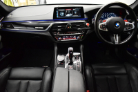 BMW Mシリーズ M5 ｴﾃﾞｨｼｮﾝ MISSION:IMPOSSIBLE  ｺﾝﾍﾟﾃｨｼｮﾝﾍﾞｰｽ特別仕様車 625馬力 MxDrive(4WD/2WD切替可)全席ﾋｰﾀｰ&前席ﾍﾞﾝﾁﾚｰｼｮﾝ付黒革  追従ACC LCW LED HUD 液晶ﾒｰﾀｰ 3Dﾋﾞｭｰ Mﾍﾞﾙﾄ 20AW ﾊｰﾏﾝｶｰﾄﾞﾝ ｿﾌﾄｸﾛｰｽﾞﾄﾞｱ 2年保証