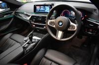 BMW 5シリーズ 530i Mｽﾎﾟｰﾂ ﾊｲﾗｲﾝP ｲﾝﾃﾞｨﾋﾞｼﾞｭｱﾙｶﾗ-ｱｽﾞﾗｲﾄﾌﾞﾗｯｸ  液晶ﾒｰﾀｰ  高出力ﾓﾃﾞﾙ  全席ﾋｰﾀｰ付黒革 LEDﾍｯﾄﾞﾗｲﾄ 追従ACC 車線変更警告 ﾀｯﾁﾊﾟﾈﾙ対応iﾄﾞﾗｲﾌﾞHDDﾅﾋﾞﾌﾙｾｸﾞ 全周囲ｶﾒﾗ3Dﾋﾞｭｰ ｽﾃｱﾘﾝｸﾞｻﾎﾟｰﾄ 2年保証