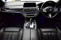 BMW 7シリーズ 740i Mｽﾎﾟｰﾂ LCI後期 ｻﾝﾙｰﾌ BMWﾚｰｻﾞｰLED 全席ﾋｰﾀｰ&ﾍﾞﾝﾁﾚｰｼｮﾝ付黒革 ACC HUD BMWﾗｲﾌﾞｺｯｸﾋﾟｯﾄ ﾀｯﾁﾊﾟﾈﾙﾅﾋﾞ3Dﾋﾞｭｰ ﾌﾙｾｸﾞ ﾊｰﾏﾝｶｰﾄﾞﾝ  液晶ﾒｰﾀｰ 20AW 車線変更&逸脱&歩行者警告 衝突軽減ﾌﾞﾚｰｷ 2年保証