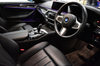 BMW 5シリーズ 523i Mｽﾎﾟｰﾂ 1ｵｰﾅｰ ﾊｲﾗｲﾝP 変更後全面液晶ﾒｰﾀｰﾊﾟﾈﾙ 全席ﾋｰﾀｰ付黒革 HUD LEDﾍｯﾄﾞﾗｲﾄ 追従ACC 車線変更&逸脱警告 衝突軽減B ﾀｯﾁﾊﾟﾈﾙ対応iﾄﾞﾗｲﾌﾞHDDﾅﾋﾞﾌﾙｾｸﾞ 全周囲ｶﾒﾗ3Dﾋﾞｭｰ 電動ﾄﾗﾝｸ 19AW 2年保証