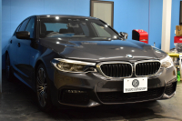 BMW 5シリーズ 523i Mｽﾎﾟｰﾂ 1ｵｰﾅｰ ﾊｲﾗｲﾝP 変更後全面液晶ﾒｰﾀｰﾊﾟﾈﾙ 全席ﾋｰﾀｰ付黒革 HUD LEDﾍｯﾄﾞﾗｲﾄ 追従ACC 車線変更&逸脱警告 衝突軽減B ﾀｯﾁﾊﾟﾈﾙ対応iﾄﾞﾗｲﾌﾞHDDﾅﾋﾞﾌﾙｾｸﾞ 全周囲ｶﾒﾗ3Dﾋﾞｭｰ 電動ﾄﾗﾝｸ 19AW 2年保証