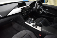 BMW 3シリーズ 320iﾂｰﾘﾝｸﾞ Mｽﾎﾟｰﾂ  LCI後期 8Aｴﾝｼﾞﾝ ﾊﾟﾉﾗﾏｻﾝﾙｰﾌ 1ｵｰﾅｰ 社外ﾌﾙｾｸﾞTV 19AW LEDﾍｯﾄﾞﾗｲﾄ&ﾃｰﾙ 追従ACC 車線逸脱&歩行者警告 衝突軽減ﾌﾞﾚｰｷ ｱﾙｶﾝﾀｰﾗ電動ｽﾎﾟｰﾂｼｰﾄ ﾀｯﾁﾊﾟｯﾄﾞiﾄﾞﾗｲﾌﾞHDDﾅﾋﾞ BｶﾒﾗﾘｱPDC 電動Rｹﾞｰﾄ 2年保証