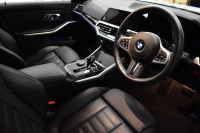 BMW 3シリーズ 330iﾂｰﾘﾝｸﾞ Mｽﾎﾟｰﾂ G21型 1ｵｰﾅｰ 高出力 ｲﾉﾍﾞｰｼｮﾝ&ﾊｲﾗｲﾝ&ｺﾝﾌｫｰﾄP ﾚｰｻﾞｰLEDﾗｲﾄ ﾋｰﾀｰ付黒革 ACC HUD 18AW Mｽﾎﾟｰﾂﾌﾞﾚｰｷ ﾊﾟｰｷﾝｸﾞｱｼｽﾄ+ 全周囲ｶﾒﾗ ｼﾞｪｽﾁｬｰC対応ﾀｯﾁﾊﾟﾈﾙﾅﾋﾞ ｱｯﾌﾟﾙｶｰﾌﾟﾚｲ 電動Rｹﾞｰﾄ ﾜｲﾔﾚｽ充電2年保証