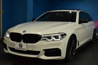 BMW 5シリーズ 523i ﾂｰﾘﾝｸﾞ Mｽﾎﾟｰﾂ 1ｵｰﾅｰ ｾﾚｸﾄ&ﾊｲﾗｲﾝP ﾊﾟﾉﾗﾏｻﾝR 4ｿﾞｰﾝAC 変更後全面液晶ﾒｰﾀｰ Mﾊﾟﾌｫｰﾏﾝｽ20AW 全席ﾋｰﾀｰ付黒革 HUD LEDﾍｯﾄﾞﾗｲﾄ 追従ACC 車線変更&逸脱警告 衝突軽減B ﾀｯﾁﾊﾟﾈﾙHDDﾅﾋﾞ 全周囲ｶﾒﾗ3Dﾋﾞｭｰ ﾊｰﾏﾝｶｰﾄﾞﾝ 電動Rｹﾞｰﾄ 2年保証