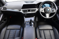 BMW 3シリーズ 330i Mｽﾎﾟｰﾂ 高出力 ｲﾉﾍﾞｰｼｮﾝ&ﾊｲﾗｲﾝ&ｺﾝﾌｫｰﾄP ﾚｰｻﾞｰLEDﾗｲﾄ ﾋｰﾀｰ付黒革 ACC HUD ﾚｲｽﾞ19AW ｱｲﾊﾞｯﾊﾀﾞｳﾝｻｽ Mｽﾎﾟｰﾂﾌﾞﾚｰｷ ﾊﾟｰｷﾝｸﾞｱｼｽﾄ+ 全周囲ｶﾒﾗ ｼﾞｪｽﾁｬｰC対応ﾀｯﾁﾊﾟﾈﾙﾅﾋﾞ ｱｯﾌﾟﾙｶｰﾌﾟﾚｲ  2年保証