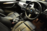 BMW X1 Xﾄﾞﾗｲﾌﾞ18d Mｽﾎﾟｰﾂ 中期ﾓﾃﾞﾙ 4WD ﾋｰﾀｰ付黒革 ｱﾄﾞﾊﾞﾝｽﾄﾞｱｸﾃｨﾌﾞｾｰﾌﾃｨ&ｺﾝﾌｫｰﾄP 追従ACC HUD 18AW NEWﾃﾞｻﾞｲﾝﾒｰﾀｰ LEDﾍｯﾄﾞﾗｲﾄ ﾀｯﾁﾊﾟﾈﾙHDDﾅﾋﾞBｶﾒﾗ 前後PDC  衝突軽減B 車線逸脱&歩行者警告 電動Rｹﾞｰﾄ ｽﾏｰﾄｷｰ 2年保証