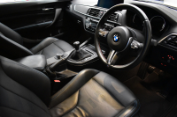BMW Mシリーズ M2 ｺﾝﾍﾟﾃｨｼｮﾝ 6速MT LCI後期 ｺﾝﾍﾟﾃｨｼｮﾝ専用410馬力ｴﾝｼﾞﾝ LEDﾍｯﾄﾞﾗｲﾄ&ﾃｰﾙ OHLINS車高調 ﾋｰﾀｰ付黒革 ﾀｯﾁﾊﾟﾈﾙHDDﾅﾋﾞBｶﾒﾗ 専用19AW 車線逸脱&歩行者警告 衝突軽減B ｶｰﾎﾞﾝｲﾝﾃﾘｱ Mｼｰﾄﾍﾞﾙﾄ  2年保証