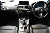 BMW Mシリーズ M2 ｺﾝﾍﾟﾃｨｼｮﾝ 6速MT LCI後期 ｺﾝﾍﾟﾃｨｼｮﾝ専用410馬力ｴﾝｼﾞﾝ LEDﾍｯﾄﾞﾗｲﾄ&ﾃｰﾙ OHLINS車高調 ﾋｰﾀｰ付黒革 ﾀｯﾁﾊﾟﾈﾙHDDﾅﾋﾞBｶﾒﾗ 専用19AW 車線逸脱&歩行者警告 衝突軽減B ｶｰﾎﾞﾝｲﾝﾃﾘｱ Mｼｰﾄﾍﾞﾙﾄ  2年保証