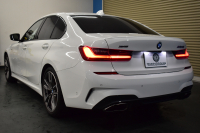 BMW 3シリーズ M340i Xﾄﾞﾗｲﾌﾞ R7年4月迄新車保証付 ﾋｰﾀｰ付黒革 ACC HUD ﾚｰｻﾞｰLEDﾗｲﾄ 可変Mｻｽ Mｽﾎﾟｰﾂﾌﾞﾚｰｷ harman/kardon 側面衝突&車線変更&逸脱警告 後退ｱｼｽﾄ ｼﾞｪｽﾁｬｰC付ﾀｯﾁﾊﾟﾈﾙﾅﾋﾞ全周囲ｶﾒﾗ 電動ﾄﾗﾝｸ 2年保証