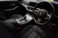 BMW 3シリーズ M340i Xﾄﾞﾗｲﾌﾞ R7年4月迄新車保証付 ﾋｰﾀｰ付黒革 ACC HUD ﾚｰｻﾞｰLEDﾗｲﾄ 可変Mｻｽ Mｽﾎﾟｰﾂﾌﾞﾚｰｷ harman/kardon 側面衝突&車線変更&逸脱警告 後退ｱｼｽﾄ ｼﾞｪｽﾁｬｰC付ﾀｯﾁﾊﾟﾈﾙﾅﾋﾞ全周囲ｶﾒﾗ 電動ﾄﾗﾝｸ 2年保証