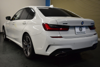 BMW 3シリーズ M340i Xﾄﾞﾗｲﾌﾞ R7年4月迄新車保証付 ﾋｰﾀｰ付黒革 ACC HUD ﾚｰｻﾞｰLEDﾗｲﾄ 可変Mｻｽ Mｽﾎﾟｰﾂﾌﾞﾚｰｷ harman/kardon 側面衝突&車線変更&逸脱警告 後退ｱｼｽﾄ ｼﾞｪｽﾁｬｰC付ﾀｯﾁﾊﾟﾈﾙﾅﾋﾞ全周囲ｶﾒﾗ 電動ﾄﾗﾝｸ 2年保証