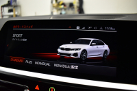 BMW 3シリーズ M340i Xﾄﾞﾗｲﾌﾞ R7年4月迄新車保証付 ﾋｰﾀｰ付黒革 ACC HUD ﾚｰｻﾞｰLEDﾗｲﾄ 可変Mｻｽ Mｽﾎﾟｰﾂﾌﾞﾚｰｷ harman/kardon 側面衝突&車線変更&逸脱警告 後退ｱｼｽﾄ ｼﾞｪｽﾁｬｰC付ﾀｯﾁﾊﾟﾈﾙﾅﾋﾞ全周囲ｶﾒﾗ 電動ﾄﾗﾝｸ 2年保証