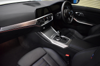 BMW 3シリーズ M340i Xﾄﾞﾗｲﾌﾞ R7年4月迄新車保証付 ﾋｰﾀｰ付黒革 ACC HUD ﾚｰｻﾞｰLEDﾗｲﾄ 可変Mｻｽ Mｽﾎﾟｰﾂﾌﾞﾚｰｷ harman/kardon 側面衝突&車線変更&逸脱警告 後退ｱｼｽﾄ ｼﾞｪｽﾁｬｰC付ﾀｯﾁﾊﾟﾈﾙﾅﾋﾞ全周囲ｶﾒﾗ 電動ﾄﾗﾝｸ 2年保証