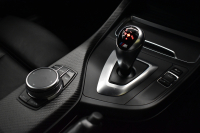 BMW Mシリーズ M2 MDCT 7速DCT LCI後期 ﾋｰﾀｰ付黒革 LEDﾍｯﾄﾞﾗｲﾄ&ﾃｰﾙ Mperformanceｶｽﾀﾑ ﾀｯﾁﾊﾟﾈﾙHDDﾅﾋﾞ Bｶﾒﾗ ﾘｱPDC 19AW 車線逸脱&歩行者警告 衝突軽減ﾌﾞﾚｰｷ ｶｰﾎﾞﾝｲﾝﾃﾘｱ 2年保証