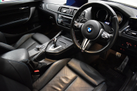 BMW Mシリーズ M2 MDCT 7速DCT LCI後期 ﾋｰﾀｰ付黒革 LEDﾍｯﾄﾞﾗｲﾄ&ﾃｰﾙ Mperformanceｶｽﾀﾑ ﾀｯﾁﾊﾟﾈﾙHDDﾅﾋﾞ Bｶﾒﾗ ﾘｱPDC 19AW 車線逸脱&歩行者警告 衝突軽減ﾌﾞﾚｰｷ ｶｰﾎﾞﾝｲﾝﾃﾘｱ 2年保証
