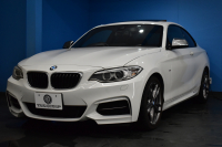 BMW 2シリーズ M235iｸｰﾍﾟ 『期間限定掲載！』 直6ﾀｰﾎﾞ 326馬力 ｻﾝﾙｰﾌ ﾋｰﾀｰ付黒革 ﾀｯﾁﾊﾟｯﾄﾞ式iﾄﾞﾗｲﾌﾞHDDﾅﾋﾞ Bｶﾒﾗ ﾘｱPDC  ｱﾀﾞﾌﾟﾃｨﾌﾞMｻｽﾍﾟﾝｼｮﾝ 大型ﾌﾞﾚｰｷｼｽﾃﾑ 18AW 車線逸脱&歩行者警告 衝突軽減ﾌﾞﾚｰｷ ﾊﾟﾄﾞﾙ ﾄﾞﾗﾊﾟﾌｫ DSRC 2年保証