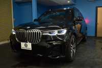 BMW X7 Xdrive 35d Mｽﾎﾟｰﾂ ｳｪﾙﾈｽP 6人乗り ﾊﾟﾉﾗﾏｶﾞﾗｽSR BMWﾚｰｻﾞｰLED 全席ﾋｰﾀｰ付茶革 Fﾍﾞﾝﾁﾚｰｼｮﾝ&ﾏｯｻｰｼﾞ Dｱｼｽﾄﾌﾟﾛ ACC HUD BMWﾗｲﾌﾞｺｯｸﾋﾟｯﾄ ﾀｯﾁﾊﾟﾈﾙﾅﾋﾞ3Dﾋﾞｭｰ ﾌﾙｾｸﾞ ﾊｰﾏﾝｶｰﾄﾞﾝ Apple CarPlay 液晶ﾒｰﾀｰ 21AW 2年保証