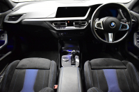 BMW 1シリーズ M135i xDrive ｽﾄﾘｰﾄﾚｰｻｰ 40台限定車 新車保証R7年8月迄 Mperformanceﾊﾟｰﾂ 4WD 可変ｻｽﾍﾟﾝｼｮﾝ Mｽﾎﾟｰﾂﾌﾞﾚｰｷ ACC BMWﾗｲﾌﾞｺｯｸﾋﾟｯﾄ ﾋｰﾀｰ付ｱﾙｶﾝﾀｰﾗｺﾝﾋﾞｽﾎﾟｰﾂｼｰﾄ ﾀｯﾁﾊﾟﾈﾙﾅﾋﾞ ｱｯﾌﾟﾙｶｰﾌﾟﾚｲ LEDﾍｯﾄﾞﾗｲﾄ 2年保証
