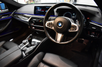 BMW 5シリーズ 530e Mｽﾎﾟｰﾂ PHEV ｻﾝﾙｰﾌ ﾊｲﾗｲﾝP 全席ﾋｰﾀｰ付黒革 Mｽﾎﾟｰﾂﾌﾞﾚｰｷ LEDﾍｯﾄﾞﾗｲﾄ ACC HUD 車線変更&逸脱&歩行者警告 衝突軽減B ｼﾞｪｽﾁｬｰC付ﾀｯﾁﾊﾟﾈﾙHDDﾅﾋﾞﾌﾙｾｸﾞ 全周囲ｶﾒﾗ3Dﾋﾞｭｰ 液晶ﾒｰﾀｰ 電動ﾄﾗﾝｸ 19AW 2年保証