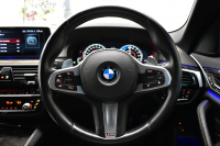 BMW 5シリーズ 530e Mｽﾎﾟｰﾂ PHEV ｻﾝﾙｰﾌ ﾊｲﾗｲﾝP 全席ﾋｰﾀｰ付黒革 Mｽﾎﾟｰﾂﾌﾞﾚｰｷ LEDﾍｯﾄﾞﾗｲﾄ ACC HUD 車線変更&逸脱&歩行者警告 衝突軽減B ｼﾞｪｽﾁｬｰC付ﾀｯﾁﾊﾟﾈﾙHDDﾅﾋﾞﾌﾙｾｸﾞ 全周囲ｶﾒﾗ3Dﾋﾞｭｰ 液晶ﾒｰﾀｰ 電動ﾄﾗﾝｸ 19AW 2年保証