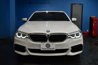 BMW 5シリーズ 530e Mｽﾎﾟｰﾂ PHEV ｻﾝR ｲﾉﾍﾞｰｼｮﾝ&ﾊｲﾗｲﾝP 変更後全面液晶ﾒｰﾀｰ 4ｿﾞｰﾝAC 全席ﾋｰﾀｰ付黒革 Mｽﾎﾟｰﾂﾌﾞﾚｰｷ LEDﾍｯﾄﾞﾗｲﾄ ACC HUD LCW ﾊｰﾏﾝｶｰﾄﾞﾝ  ｼﾞｪｽﾁｬｰC付ﾀｯﾁﾊﾟﾈﾙHDDﾅﾋﾞﾌﾙｾｸﾞ 全周ｶﾒﾗ3Dﾋﾞｭｰ 電動ﾄﾗﾝｸ 19AW ﾜｲﾔﾚｽ充電 2年保証