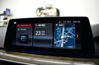 BMW 5シリーズ 530e Mｽﾎﾟｰﾂ PHEV ｻﾝR ｲﾉﾍﾞｰｼｮﾝ&ﾊｲﾗｲﾝP 変更後全面液晶ﾒｰﾀｰ 4ｿﾞｰﾝAC 全席ﾋｰﾀｰ付黒革 Mｽﾎﾟｰﾂﾌﾞﾚｰｷ LEDﾍｯﾄﾞﾗｲﾄ ACC HUD LCW ﾊｰﾏﾝｶｰﾄﾞﾝ  ｼﾞｪｽﾁｬｰC付ﾀｯﾁﾊﾟﾈﾙHDDﾅﾋﾞﾌﾙｾｸﾞ 全周ｶﾒﾗ3Dﾋﾞｭｰ 電動ﾄﾗﾝｸ 19AW ﾜｲﾔﾚｽ充電 2年保証