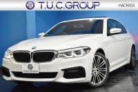 BMW 5シリーズ 530e Mｽﾎﾟｰﾂ PHEV ｻﾝR ｲﾉﾍﾞｰｼｮﾝ&ﾊｲﾗｲﾝP 変更後全面液晶ﾒｰﾀｰ 4ｿﾞｰﾝAC 全席ﾋｰﾀｰ付黒革 Mｽﾎﾟｰﾂﾌﾞﾚｰｷ LEDﾍｯﾄﾞﾗｲﾄ ACC HUD LCW ﾊｰﾏﾝｶｰﾄﾞﾝ  ｼﾞｪｽﾁｬｰC付ﾀｯﾁﾊﾟﾈﾙHDDﾅﾋﾞﾌﾙｾｸﾞ 全周ｶﾒﾗ3Dﾋﾞｭｰ 電動ﾄﾗﾝｸ 19AW ﾜｲﾔﾚｽ充電 2年保証