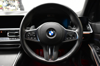 BMW 3シリーズ M340i Xﾄﾞﾗｲﾌﾞ ｲﾉﾍﾞｰｼｮﾝP ﾋｰﾀｰ付黒革 ACC HUD ﾚｰｻﾞｰLEDﾗｲﾄ 可変Mｻｽ Mｽﾎﾟｰﾂﾌﾞﾚｰｷ ｼﾞｪｽﾁｬｰCﾀｯﾁﾊﾟﾈﾙﾅﾋﾞ全周囲ｶﾒ駐車ｱｼｽﾄ ﾊｰﾏﾝｶｰﾄﾞﾝｽﾋﾟｰｶｰ Mperformanceｶｰﾎﾞﾝｲﾝﾃﾘｱﾄﾘﾑ 側面衝突&車線変更&逸脱警告 2年保証
