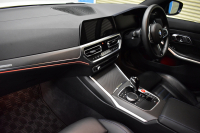 BMW 3シリーズ M340i Xﾄﾞﾗｲﾌﾞ ｲﾉﾍﾞｰｼｮﾝP ﾋｰﾀｰ付黒革 ACC HUD ﾚｰｻﾞｰLEDﾗｲﾄ 可変Mｻｽ Mｽﾎﾟｰﾂﾌﾞﾚｰｷ ｼﾞｪｽﾁｬｰCﾀｯﾁﾊﾟﾈﾙﾅﾋﾞ全周囲ｶﾒ駐車ｱｼｽﾄ ﾊｰﾏﾝｶｰﾄﾞﾝｽﾋﾟｰｶｰ Mperformanceｶｰﾎﾞﾝｲﾝﾃﾘｱﾄﾘﾑ 側面衝突&車線変更&逸脱警告 2年保証