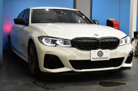 BMW 3シリーズ M340i Xﾄﾞﾗｲﾌﾞ ｲﾉﾍﾞｰｼｮﾝP ﾋｰﾀｰ付黒革 ACC HUD ﾚｰｻﾞｰLEDﾗｲﾄ 可変Mｻｽ Mｽﾎﾟｰﾂﾌﾞﾚｰｷ ｼﾞｪｽﾁｬｰCﾀｯﾁﾊﾟﾈﾙﾅﾋﾞ全周囲ｶﾒ駐車ｱｼｽﾄ ﾊｰﾏﾝｶｰﾄﾞﾝｽﾋﾟｰｶｰ Mperformanceｶｰﾎﾞﾝｲﾝﾃﾘｱﾄﾘﾑ 側面衝突&車線変更&逸脱警告 2年保証
